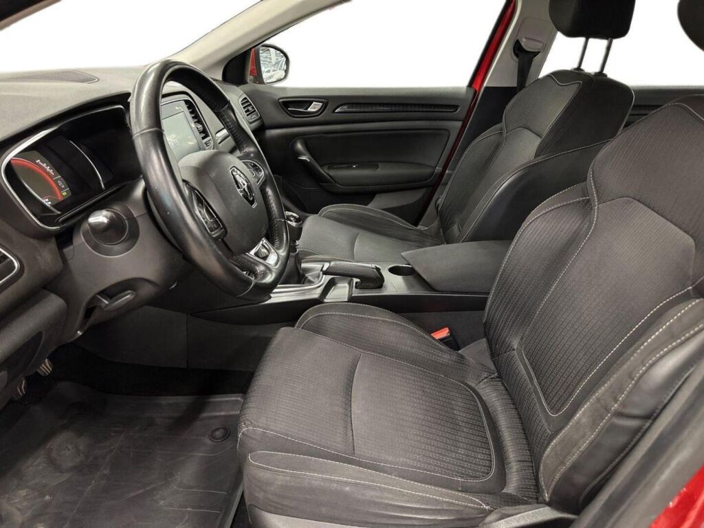Renault Megane 2016 Punainen