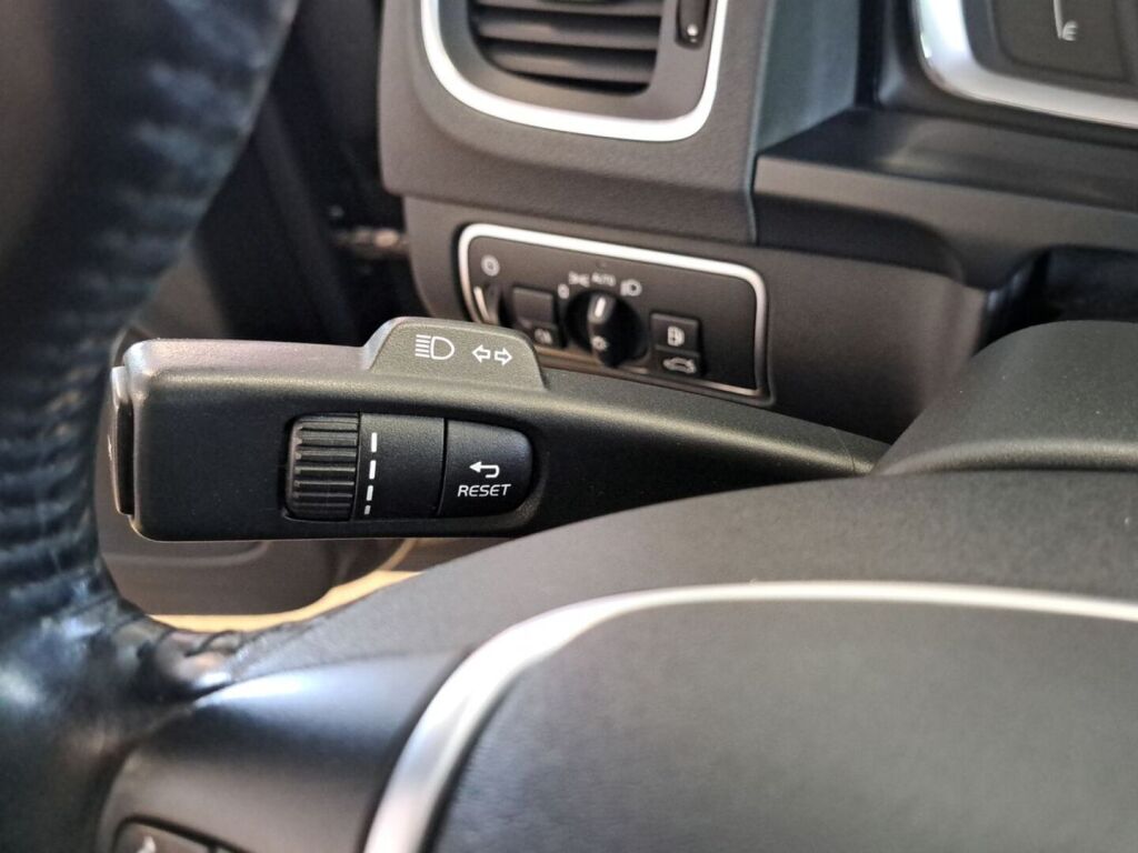 Volvo S60 2018 Harmaa