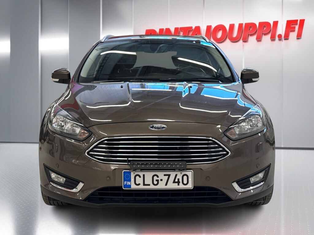 Ford Focus 2017 Ruskea (beige)