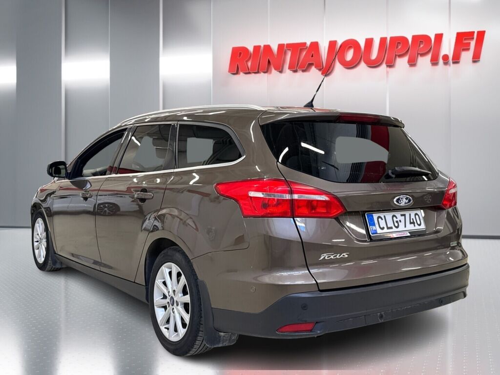 Ford Focus 2017 Ruskea (beige)