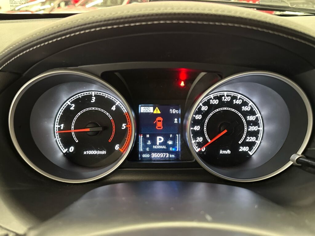 Mitsubishi Outlander 2011 Ruskea (beige)