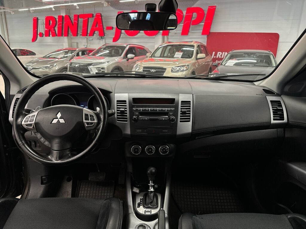 Mitsubishi Outlander 2011 Ruskea (beige)