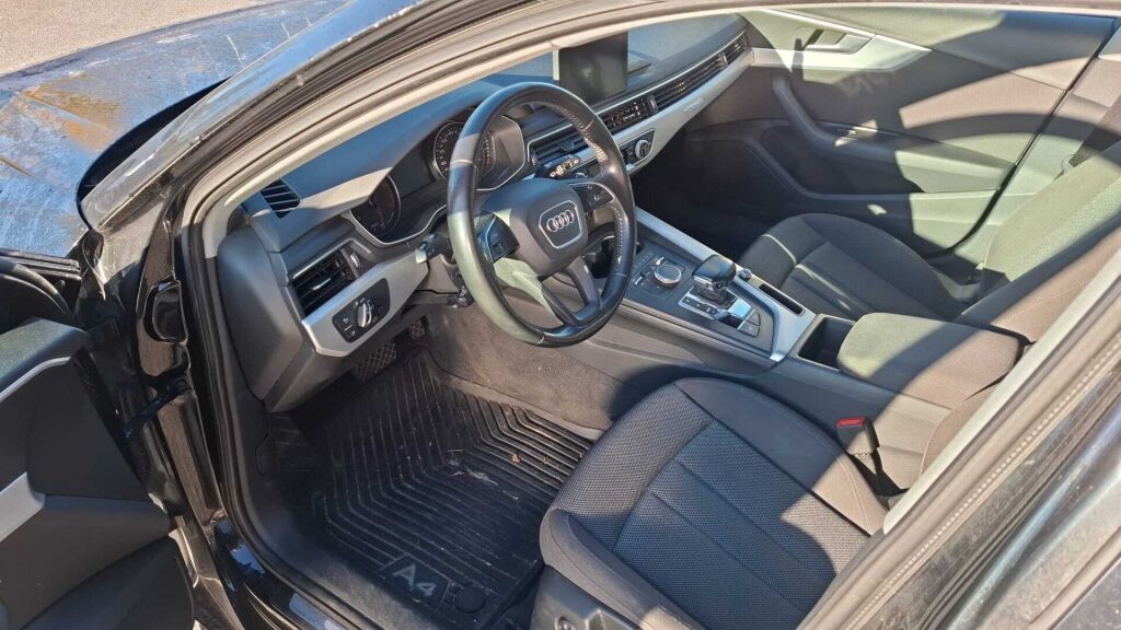Audi A4 2016 Musta