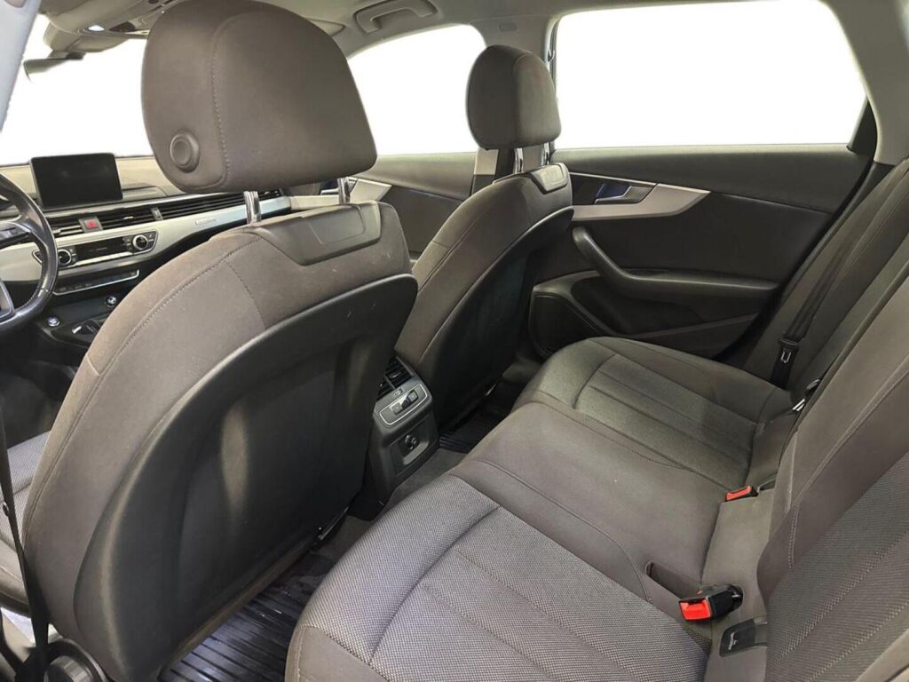 Audi A4 2016 Musta