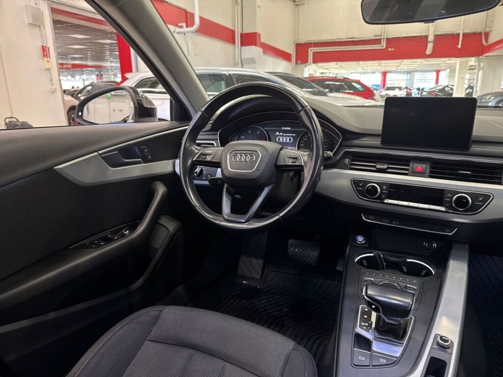 Audi A4 2016 Musta