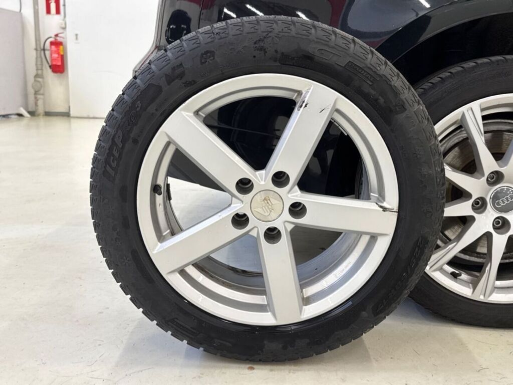 Audi A4 2016 Musta