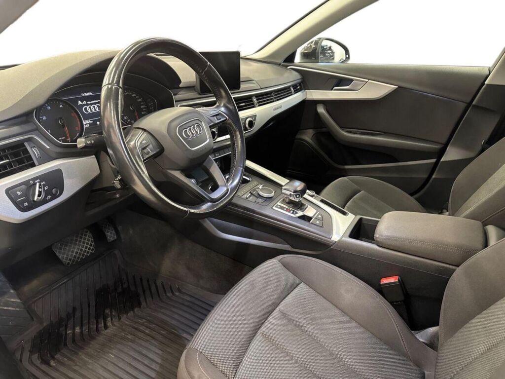 Audi A4 2016 Musta