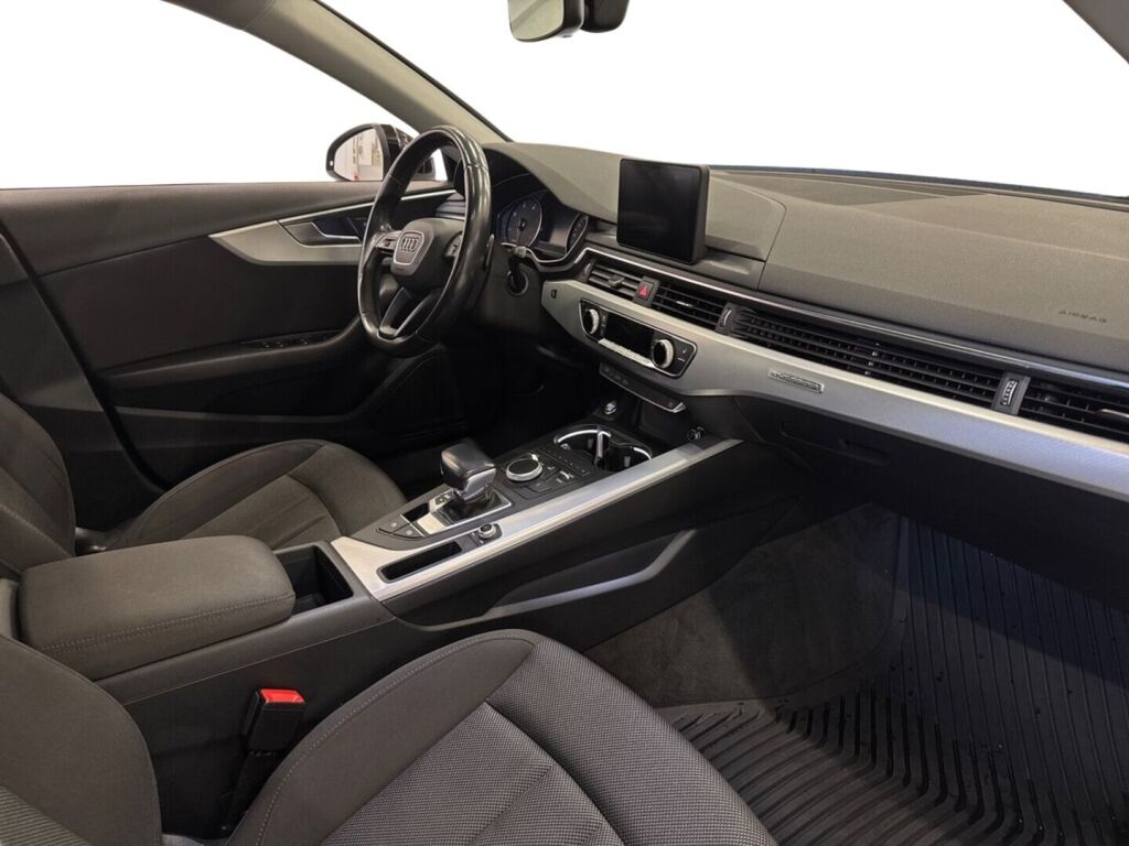 Audi A4 2016 Musta