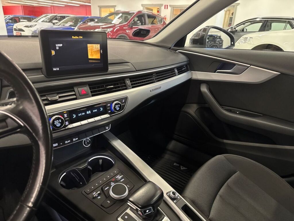 Audi A4 2016 Musta