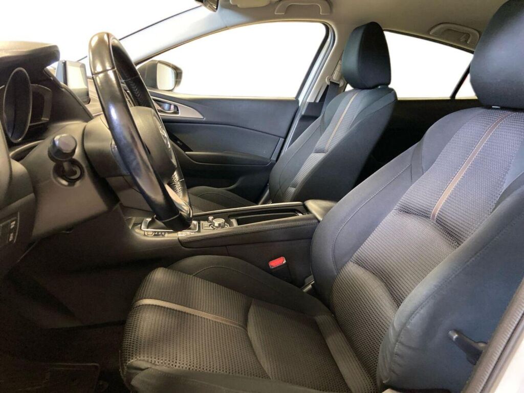 Mazda Mazda3 2018 Valkoinen