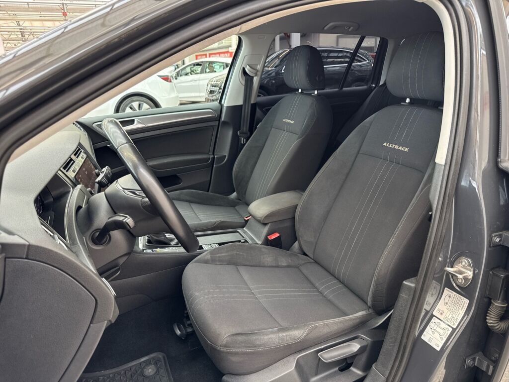 Volkswagen Golf 2018 Harmaa