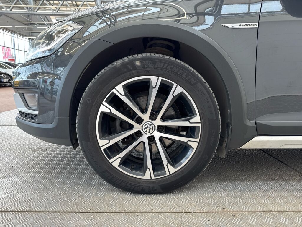 Volkswagen Golf 2018 Harmaa