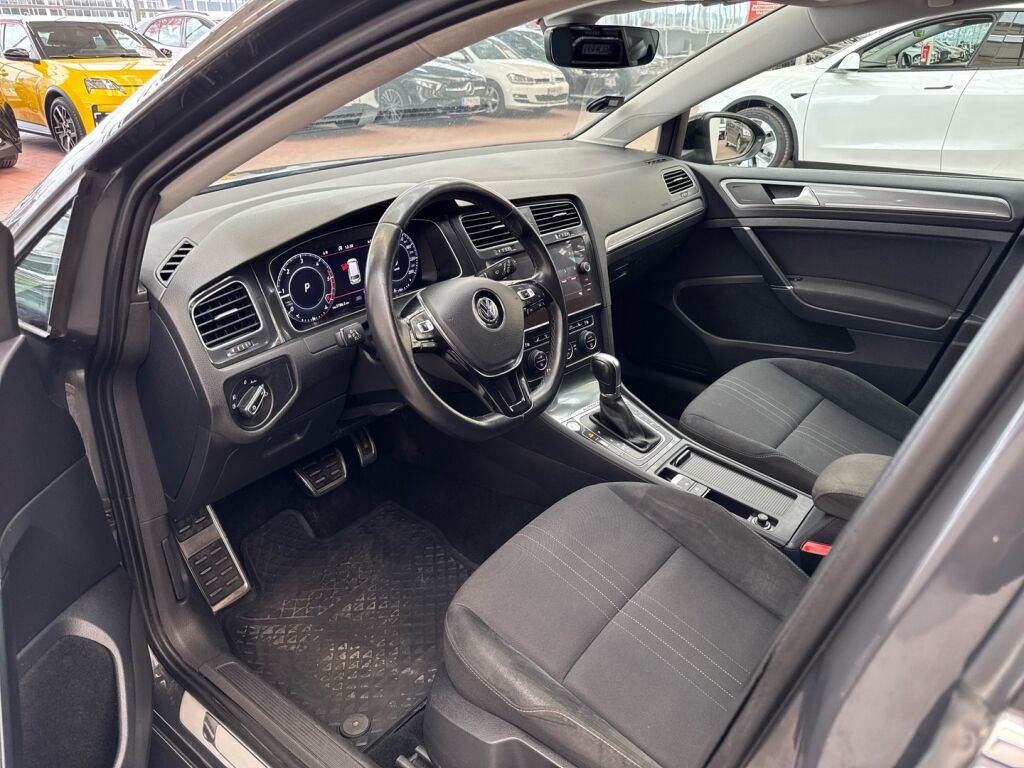 Volkswagen Golf 2018 Harmaa