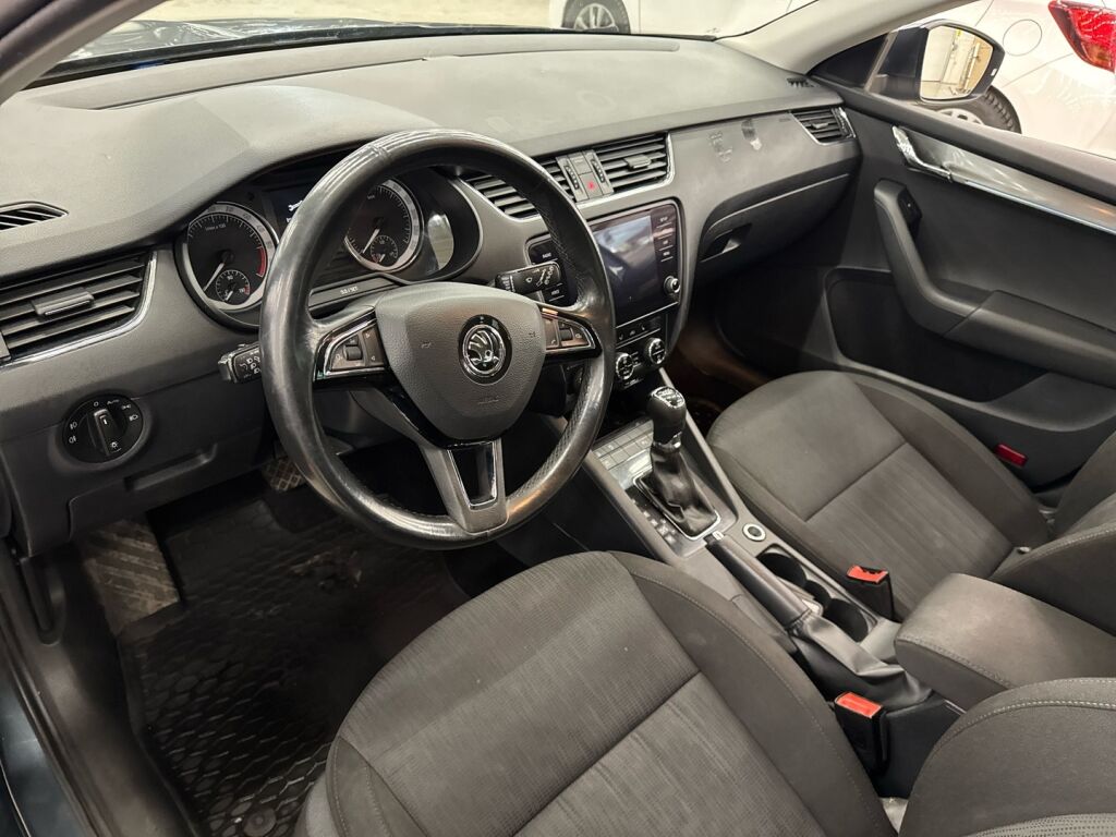 Skoda Octavia 2018 Harmaa