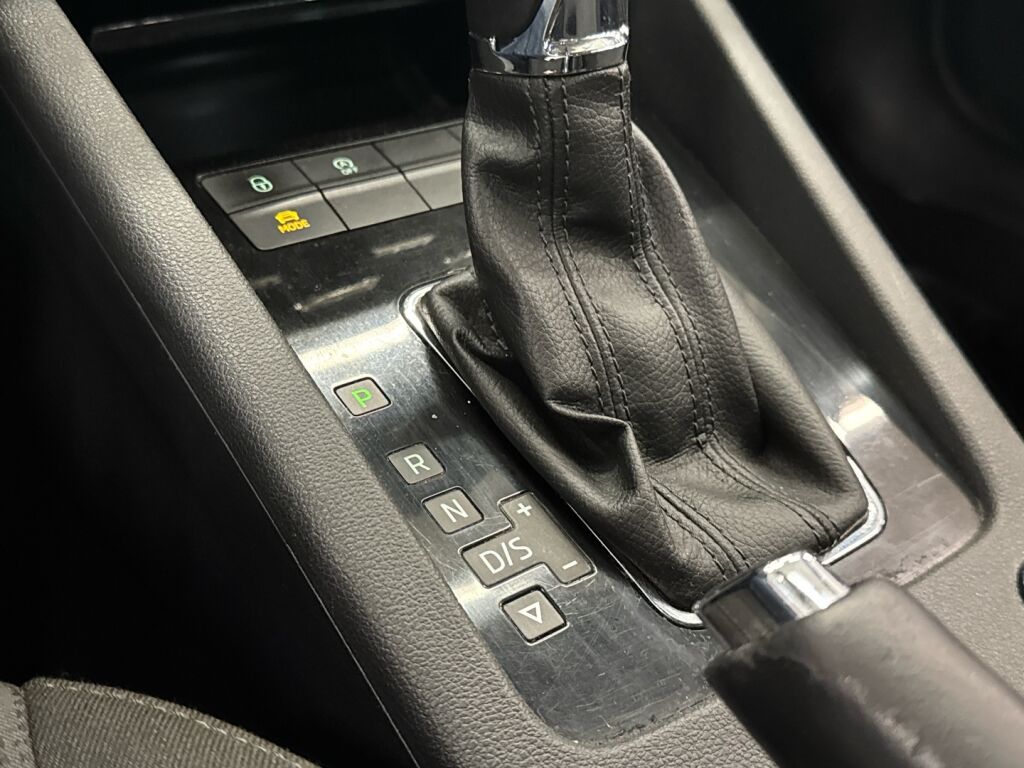 Skoda Octavia 2018 Harmaa