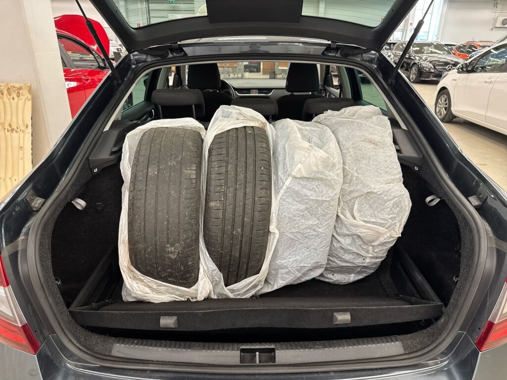 Skoda Octavia 2018 Harmaa