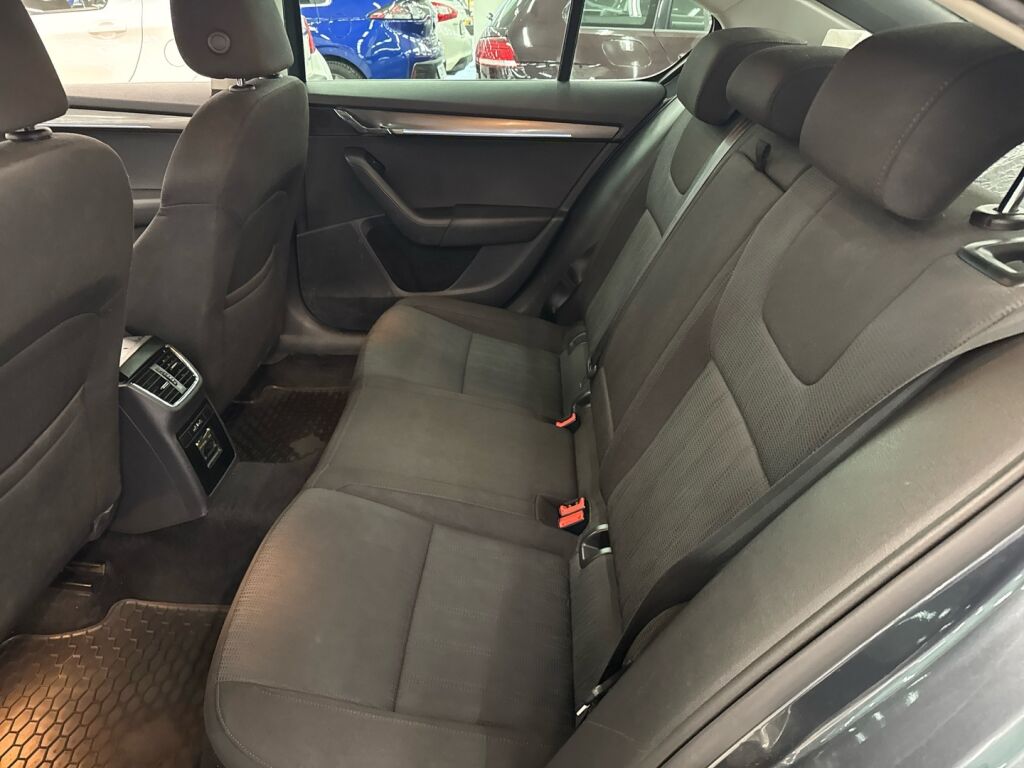 Skoda Octavia 2018 Harmaa