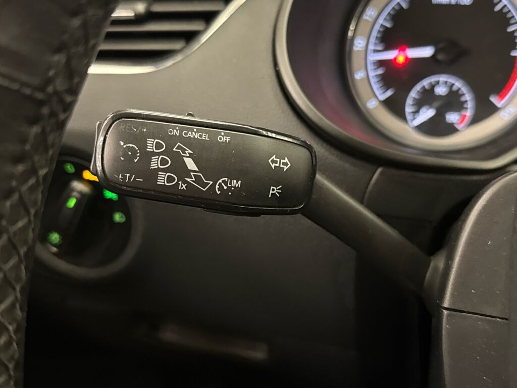 Skoda Octavia 2018 Harmaa