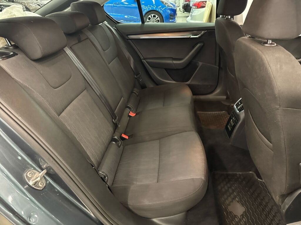 Skoda Octavia 2018 Harmaa