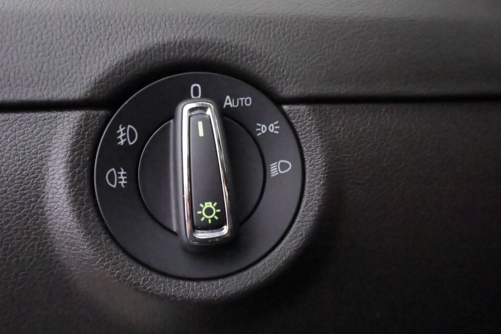 Skoda Octavia 2018 Valkoinen