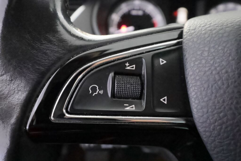 Skoda Octavia 2018 Valkoinen