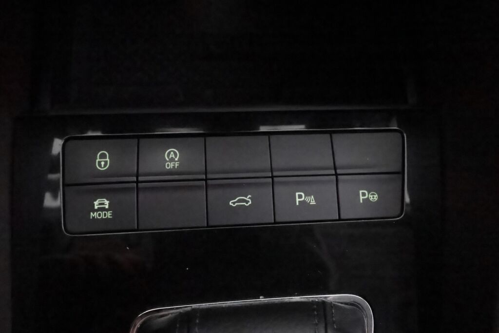 Skoda Octavia 2018 Valkoinen