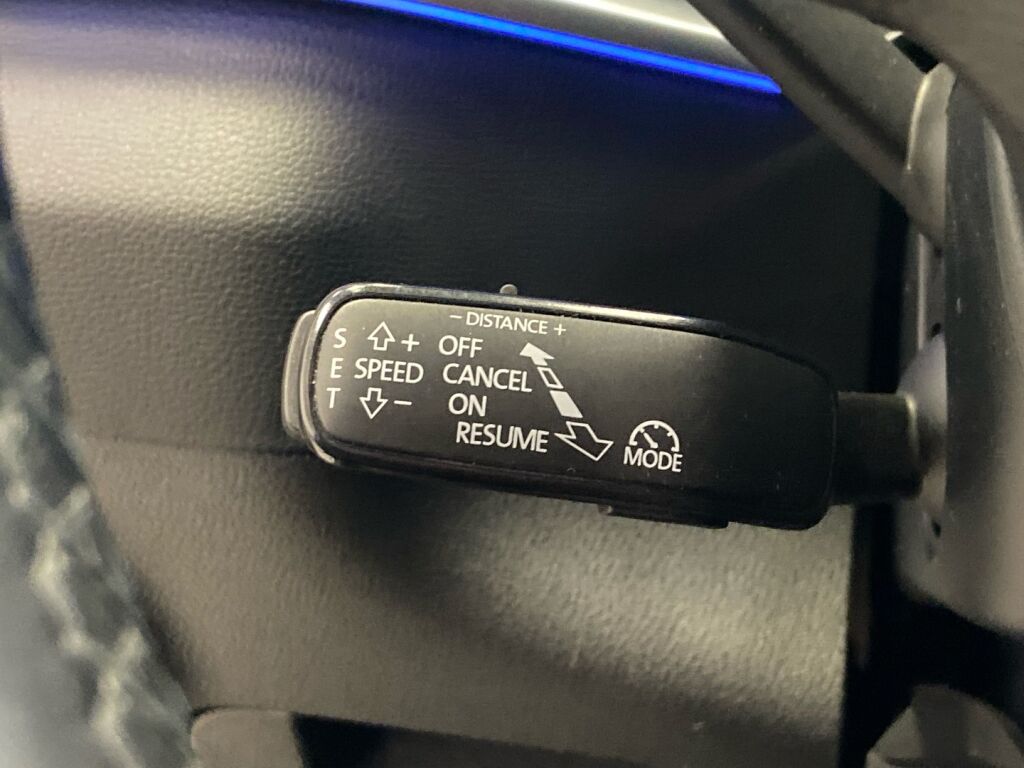 Skoda Karoq 2018 Musta