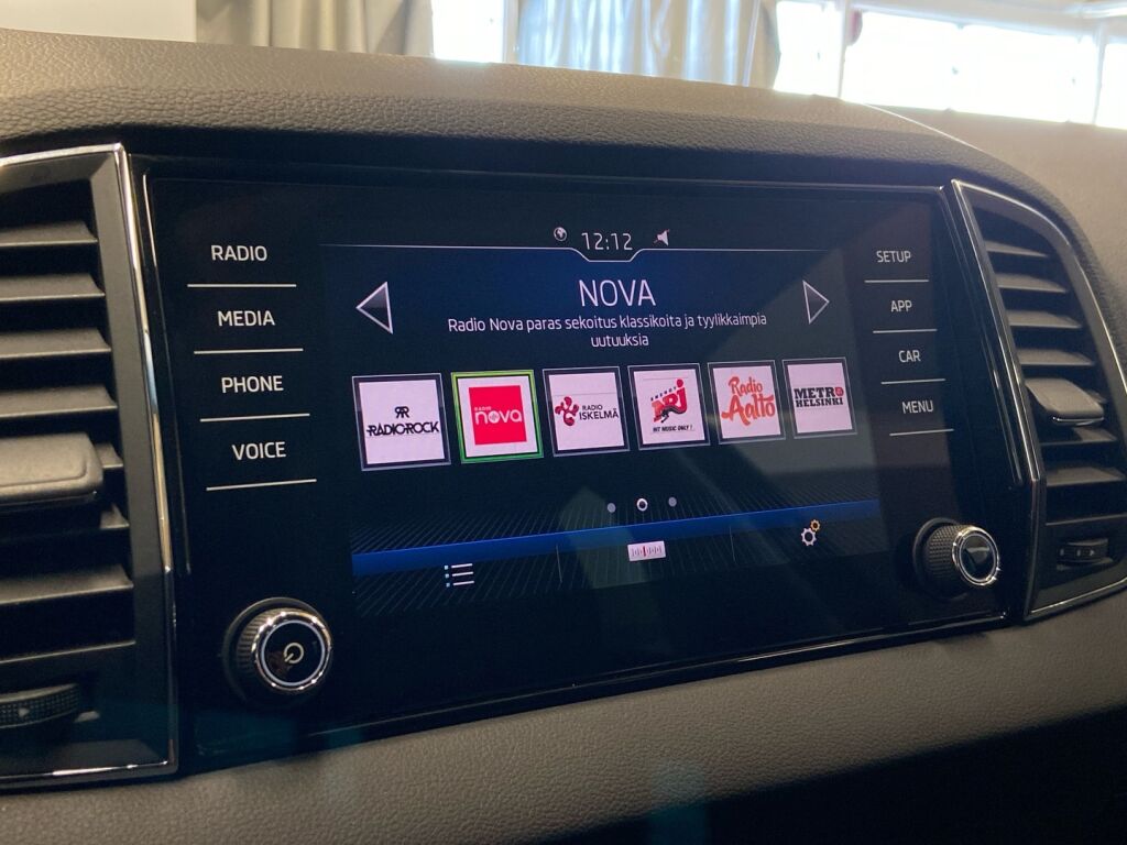 Skoda Karoq 2018 Musta