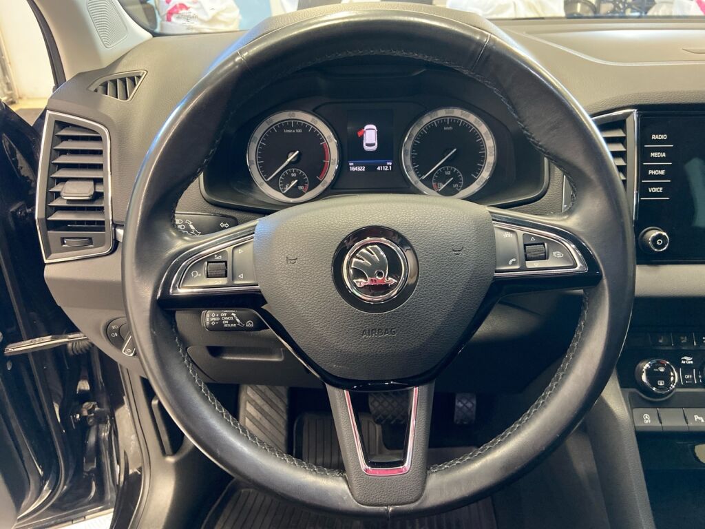 Skoda Karoq 2018 Musta