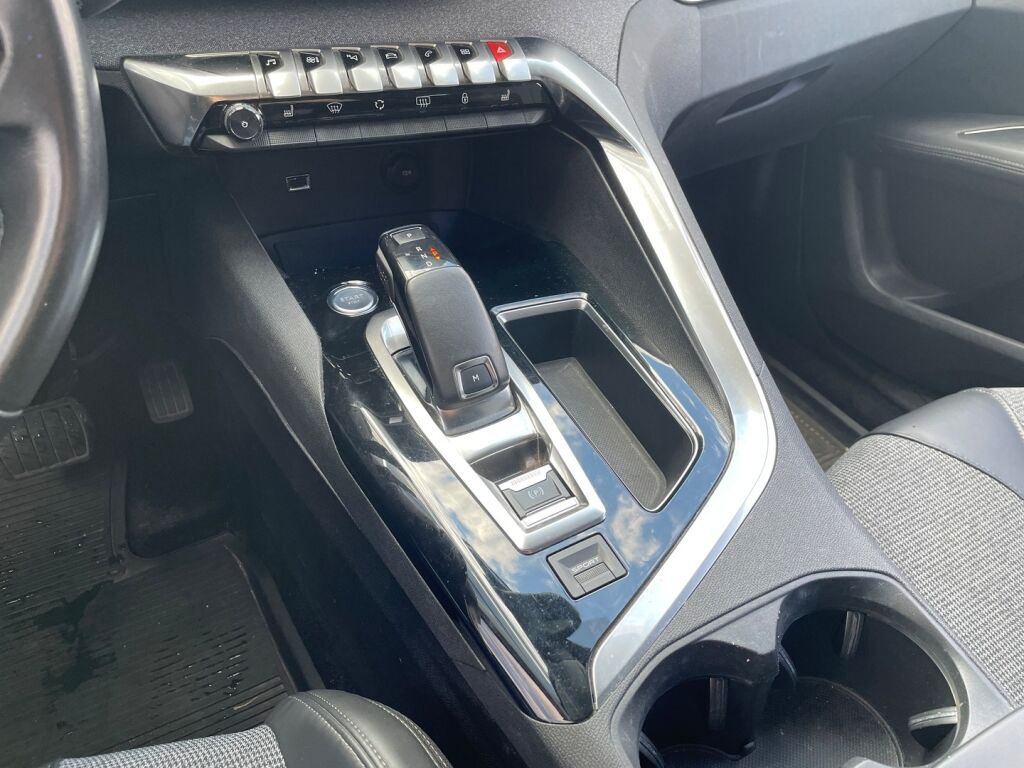 Peugeot 3008 2018 Ruskea (beige)