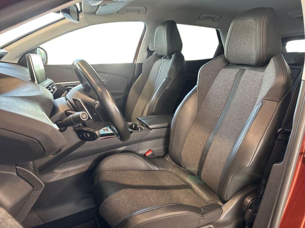 Peugeot 3008 2018 Ruskea (beige)