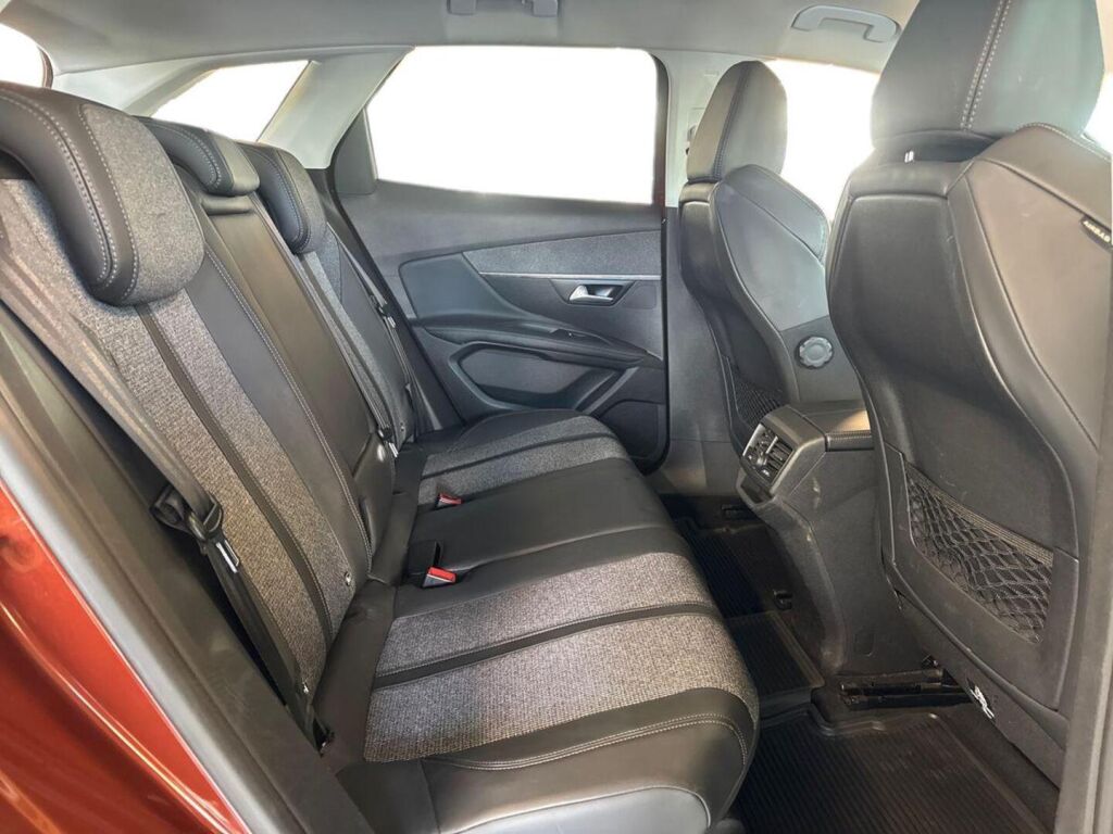 Peugeot 3008 2018 Ruskea (beige)