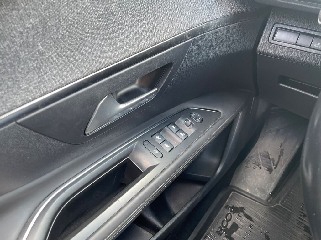 Peugeot 3008 2018 Ruskea (beige)