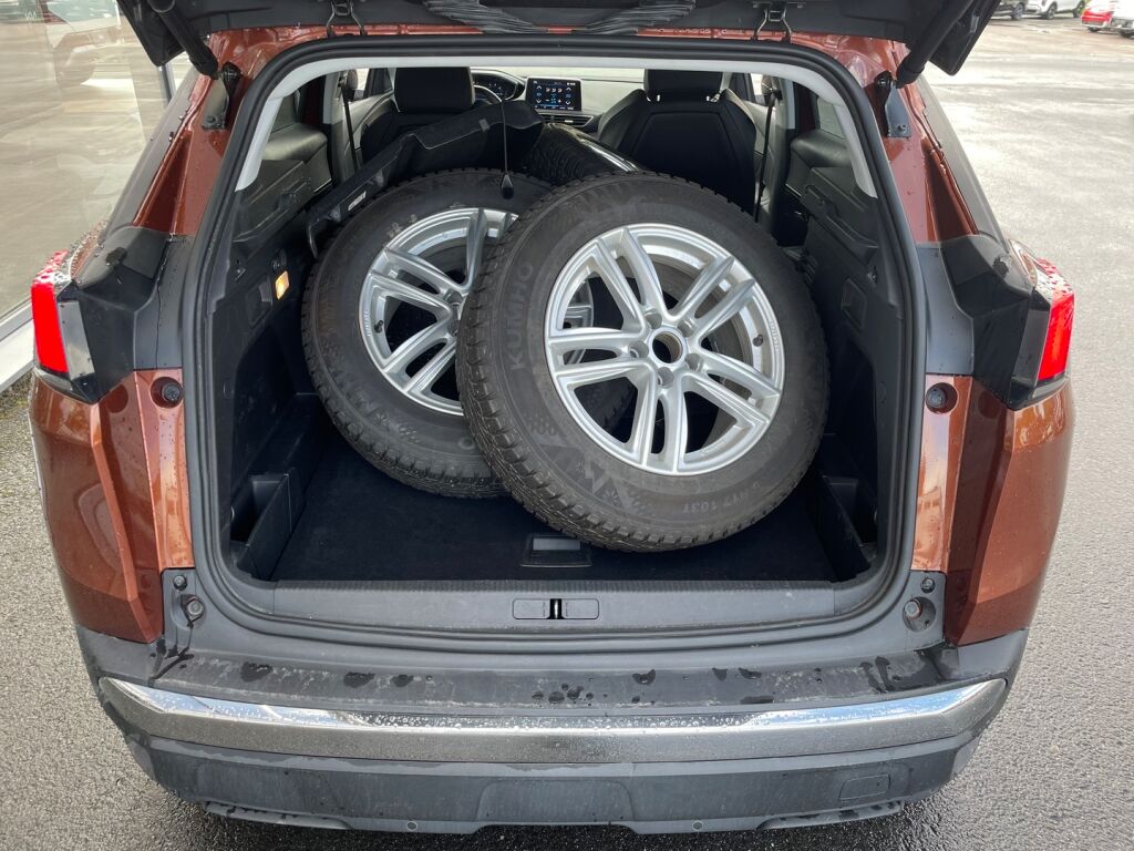 Peugeot 3008 2018 Ruskea (beige)
