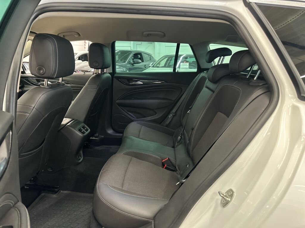 Opel Insignia 2018 Valkoinen