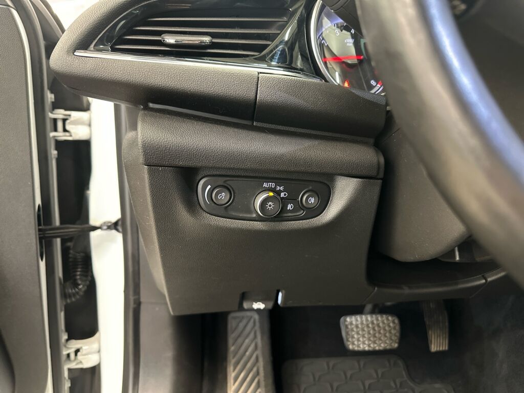 Opel Insignia 2018 Valkoinen