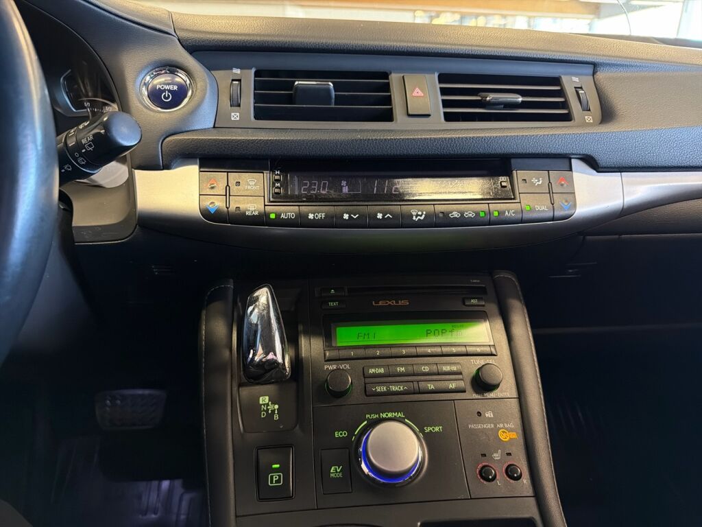 Lexus CT 2012 Ruskea (beige)