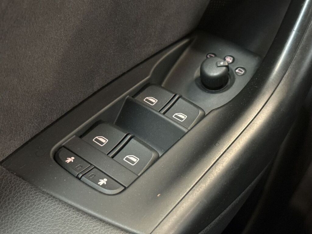 Audi Q3 2017 Ruskea (beige)