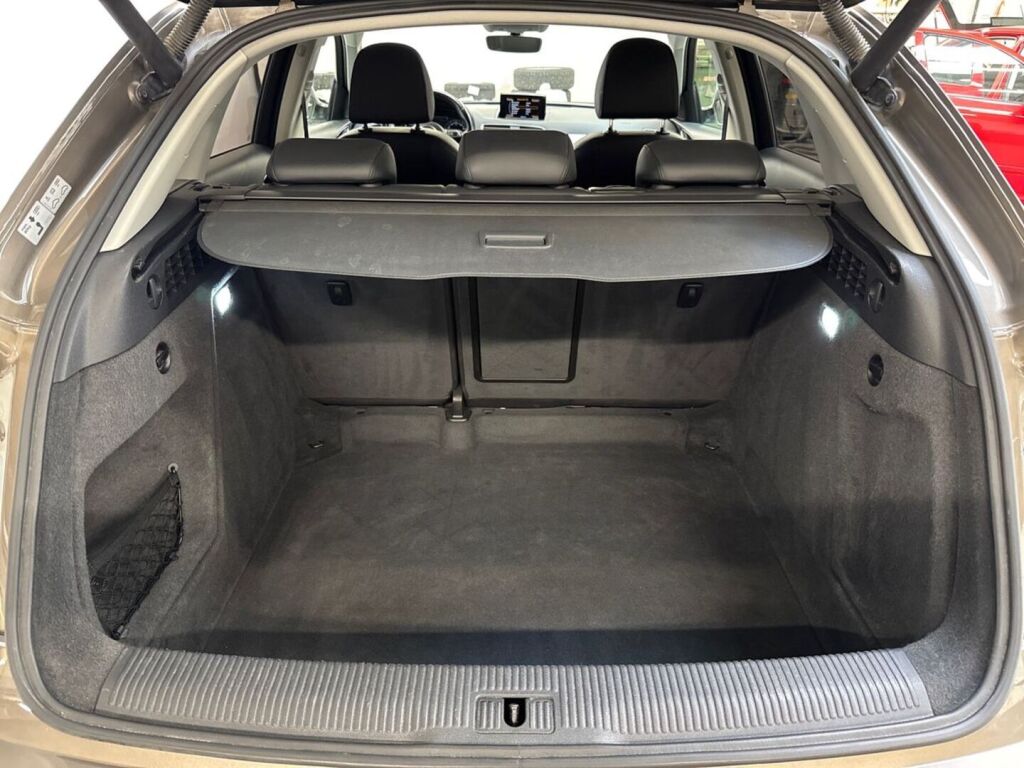 Audi Q3 2017 Ruskea (beige)