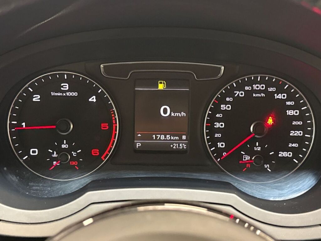 Audi Q3 2017 Ruskea (beige)