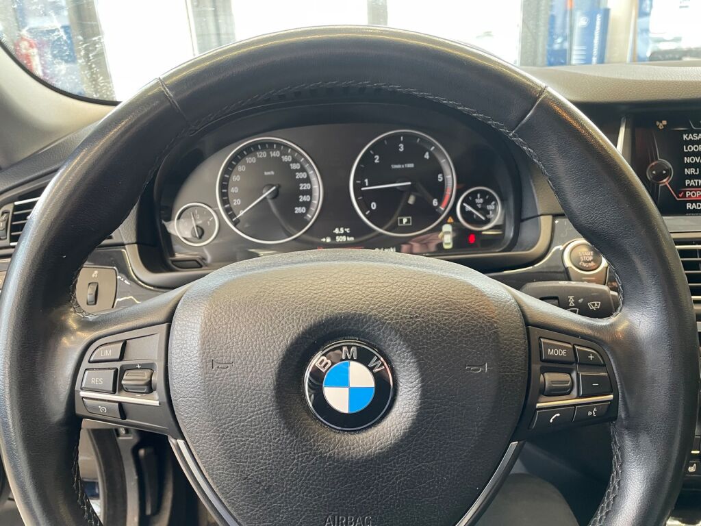 BMW 518 2017 Musta