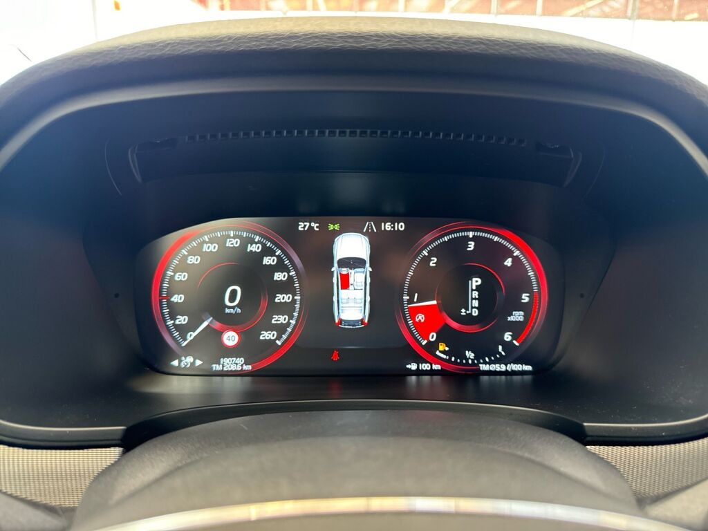 Volvo V90 2017 Musta