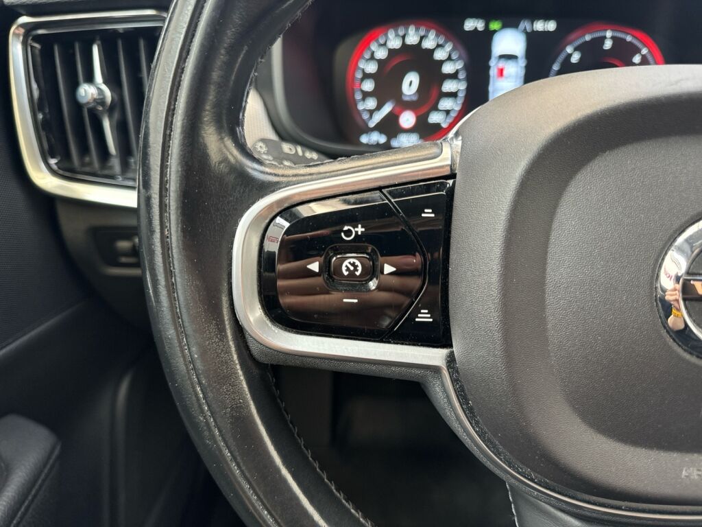 Volvo V90 2017 Musta