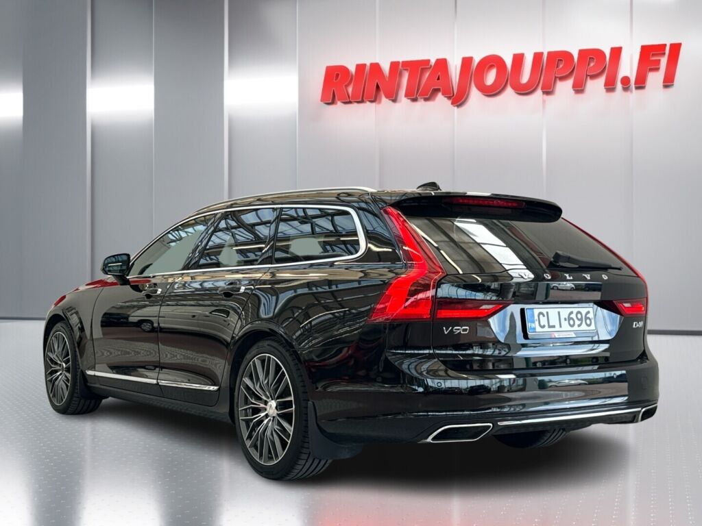 Volvo V90 2017 Musta