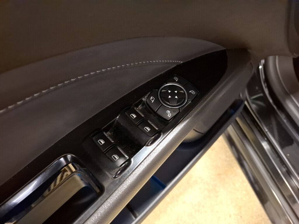 Ford Mondeo 2017 Musta