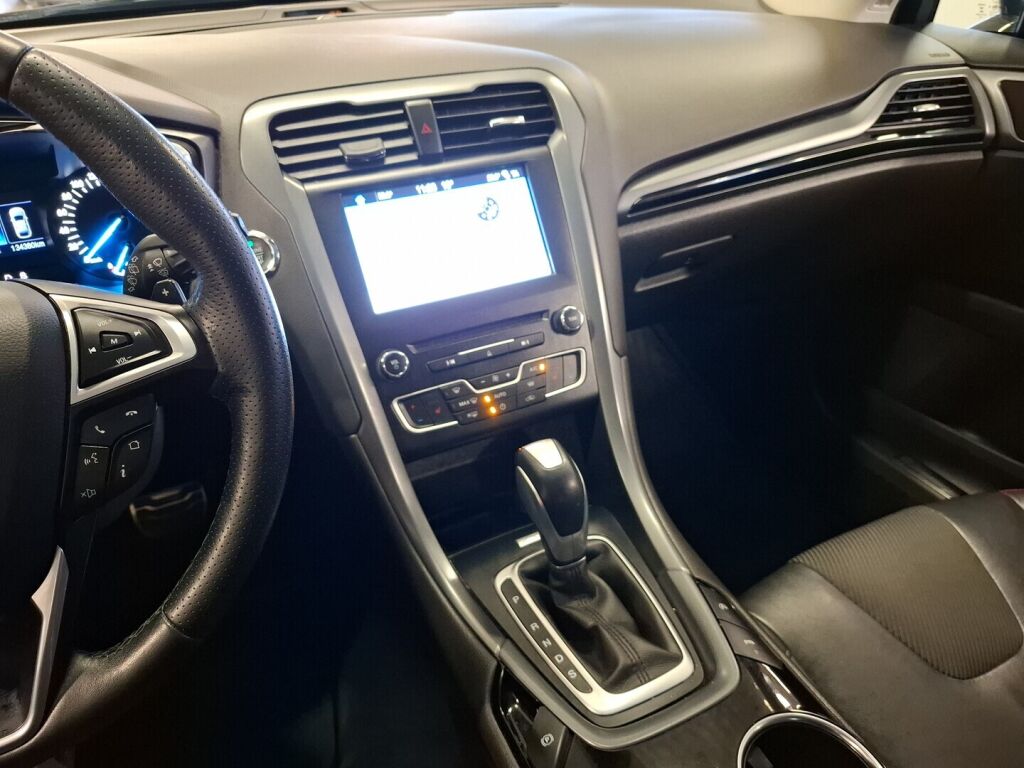 Ford Mondeo 2017 Musta