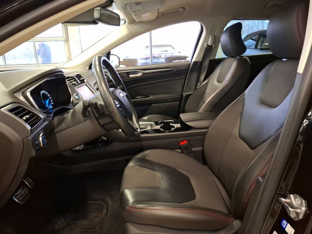 Ford Mondeo 2017 Musta