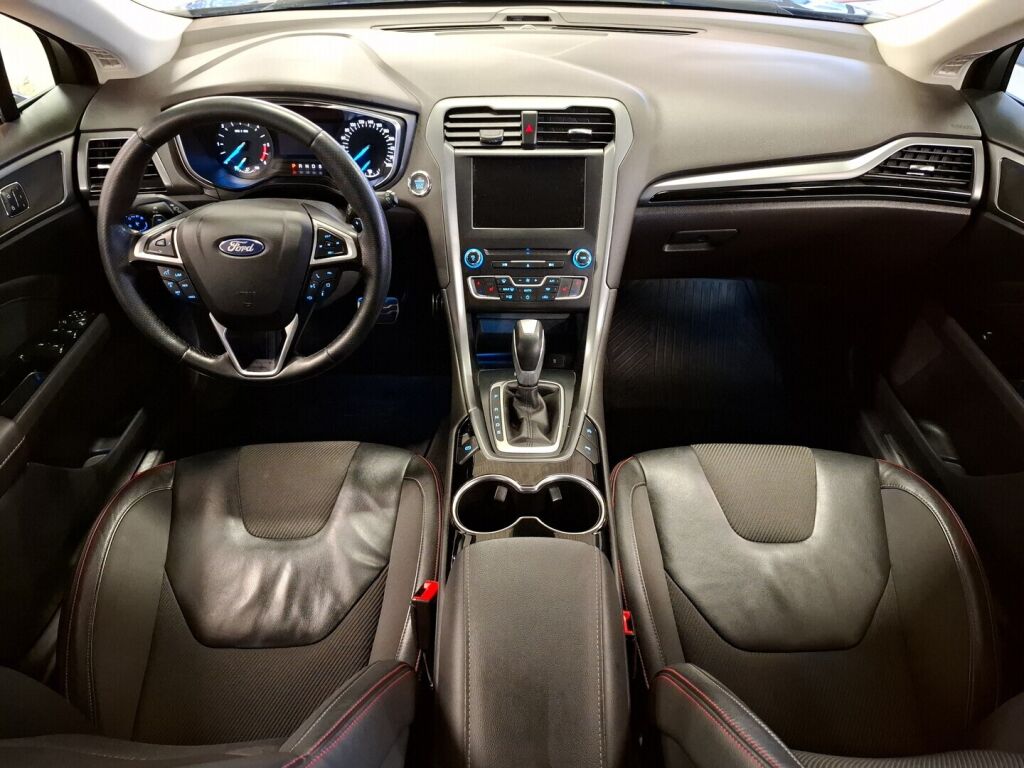 Ford Mondeo 2017 Musta