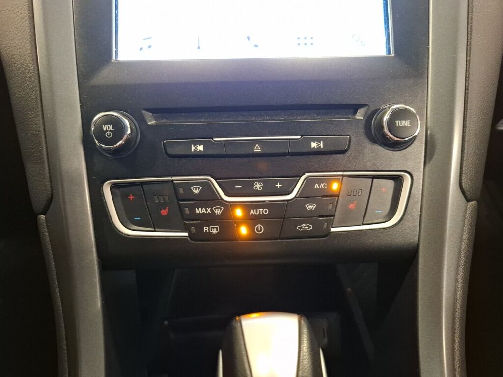 Ford Mondeo 2017 Musta