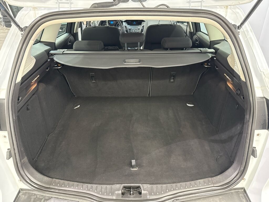 Ford Focus 2017 Valkoinen